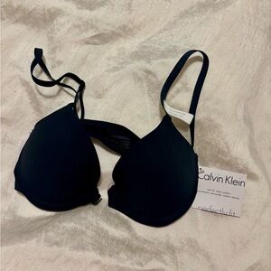 Calvin Klein Black Bra 34B Maximum Push-up